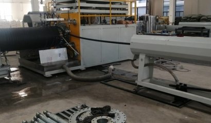 高速中空壁纏繞管機械設備發廣東金鴻